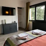 بيت للعطل Artistic House قرقشونه
