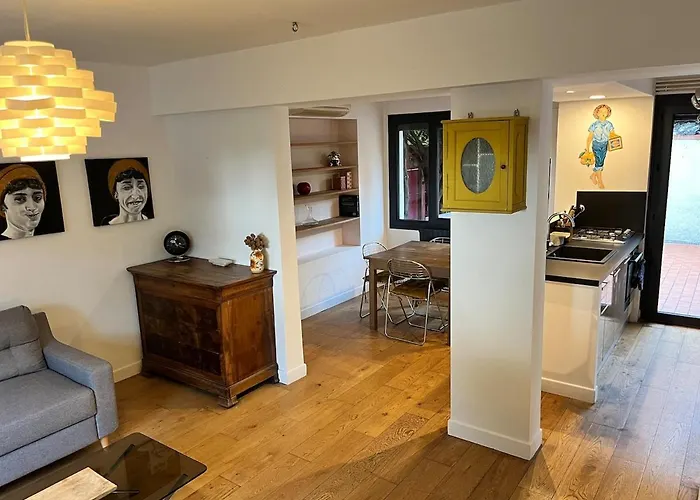 Artistic House قرقشونه